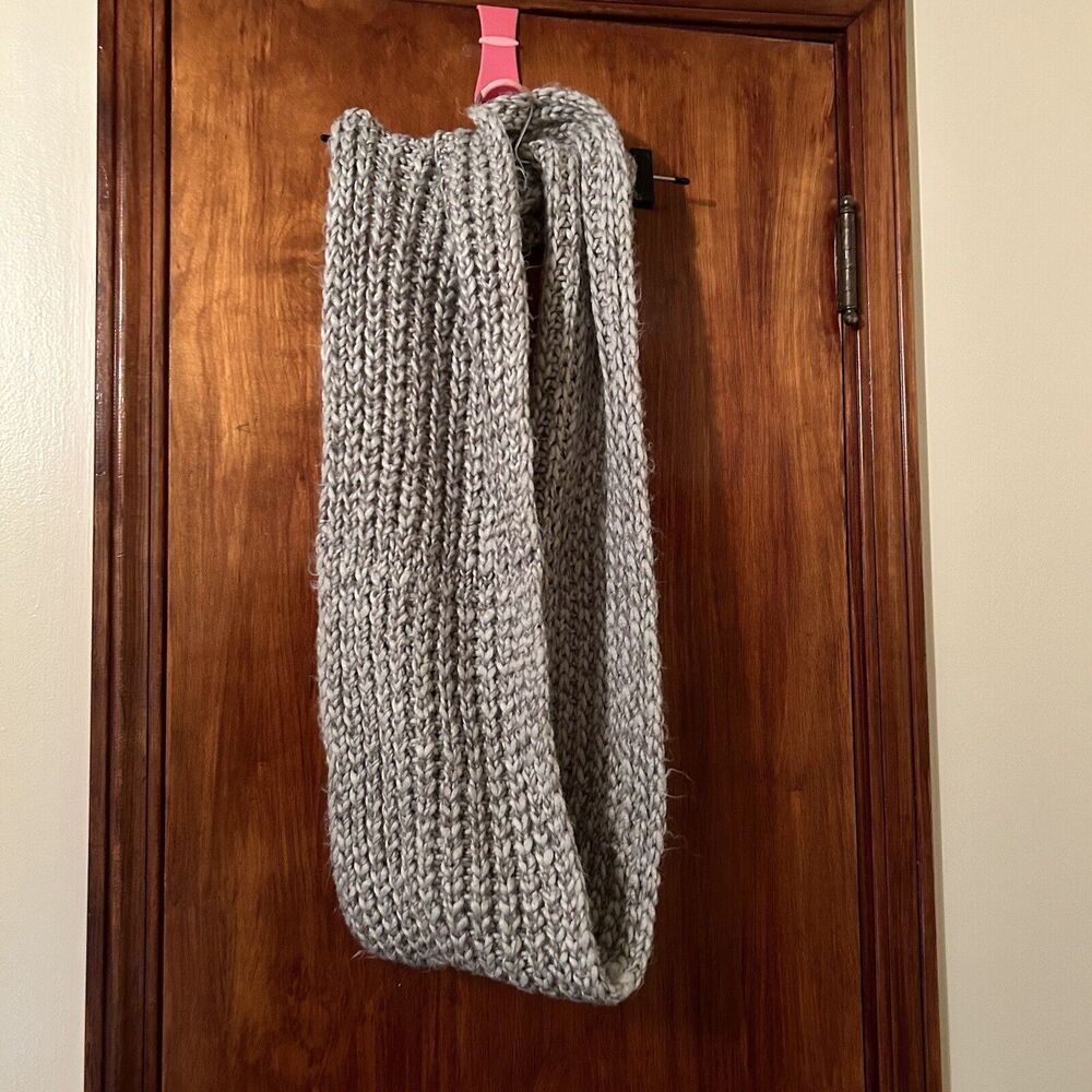 Loft Crochet Knit Infinity Scarf Gray Taupe Loop Soft Cozy Warm Thick